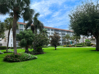 900 Dogwood Drive, Delray Beach, FL 33483