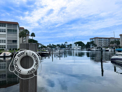 900 Dogwood Drive, Delray Beach, FL 33483