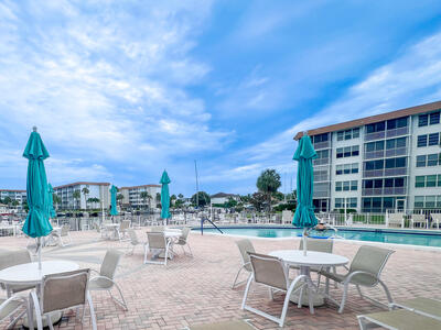 900 Dogwood Drive, Delray Beach, FL 33483