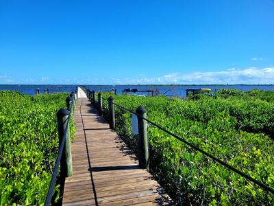 6175 S Mirror Lake Drive, Sebastian, FL 32958