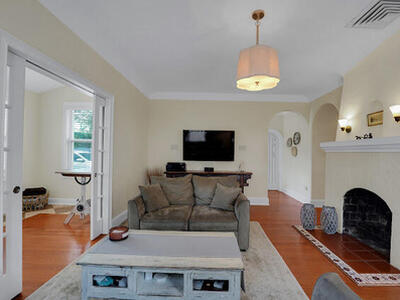 910 NE 2nd Avenue, Delray Beach, FL 33444