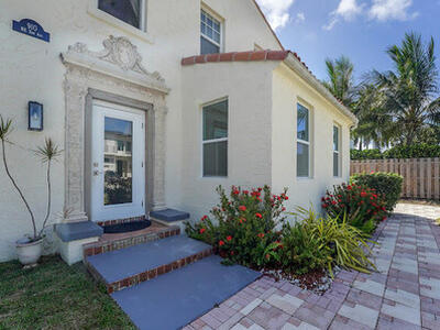 910 NE 2nd Avenue, Delray Beach, FL 33444