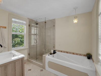 910 NE 2nd Avenue, Delray Beach, FL 33444