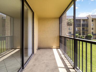 2820 Tennis Club 204 Drive, West Palm Beach, FL 33417