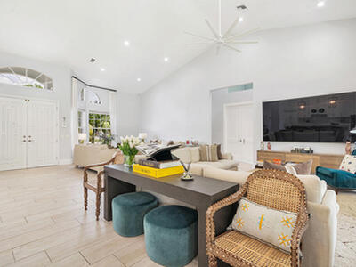 8852 154 Court N, Palm Beach Gardens, FL 33418