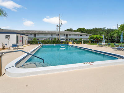 4 Westwood Avenue, Tequesta, FL 33469