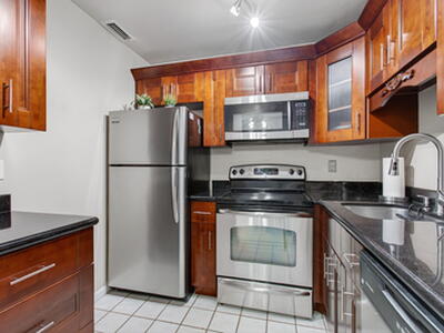 170 Cypress Club Drive, Pompano Beach, FL 33060