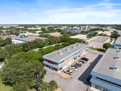 3483 SE Lionel Terrace