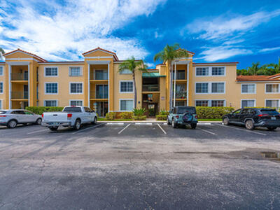 160 Yacht Club Way, Hypoluxo, FL 33462