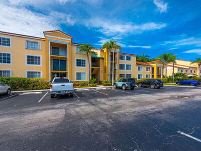 160 Yacht Club Way, Hypoluxo, FL 33462