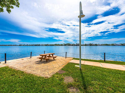 160 Yacht Club Way, Hypoluxo, FL 33462