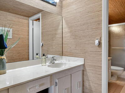 Hallandale Beach, FL 33009