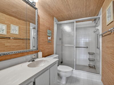 Hallandale Beach, FL 33009