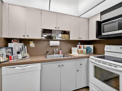 Hallandale Beach, FL 33009