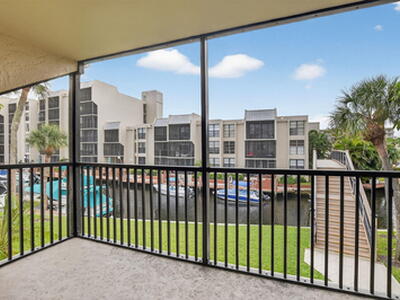 2 Royal Palm 2050 Way