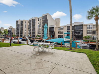 2 Royal Palm 2050 Way, Boca Raton, FL 33432