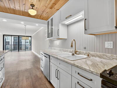 2 Royal Palm 2050 Way, Boca Raton, FL 33432