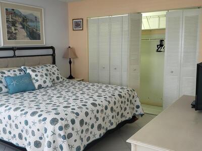 904 Flanders S, Delray Beach, FL 33484