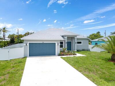 714 SW Broadview Street, Port Saint Lucie, FL 34983
