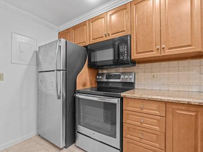 811 Sky Pine Way, Greenacres, FL 33415