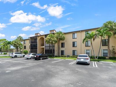 811 Sky Pine Way, Greenacres, FL 33415