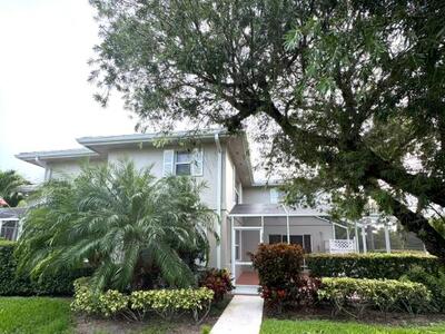 2813 SW Lakemont Place