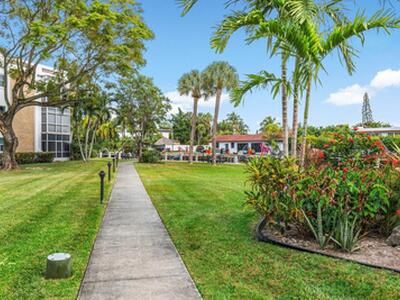 2970 NE 16th Avenue, Oakland Park, FL 33334