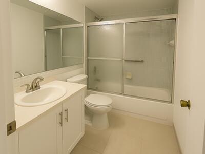 3076 Cornwall D, Boca Raton, FL 33434