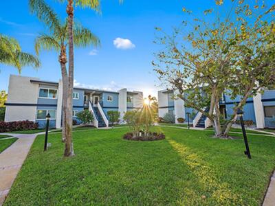 1561 NE 12th Terrace