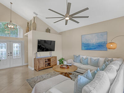 6074 Las Colinas Circle, Lake Worth, FL 33463