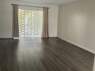 1500 W Crescent Circle