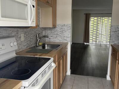 1500 W Crescent Circle, Lake Park, FL 33403