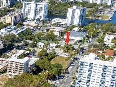 3240 NE 16th Street, Pompano Beach, FL 33062