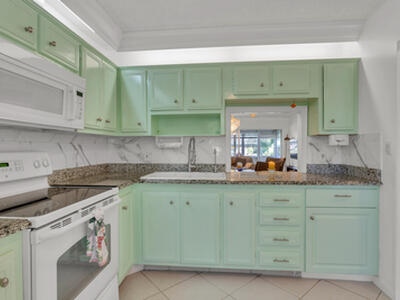 857 Worcester B Lane, Lake Worth, FL 33467