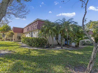 857 Worcester B Lane, Lake Worth, FL 33467