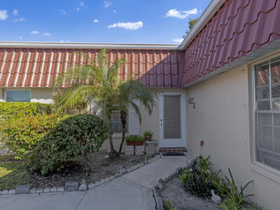 857 Worcester B Lane, Lake Worth, FL 33467