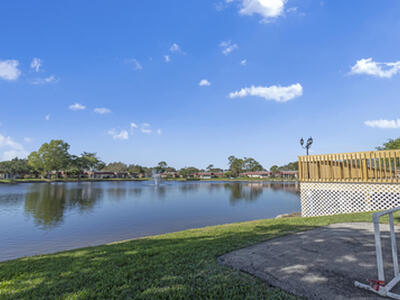 857 Worcester B Lane, Lake Worth, FL 33467