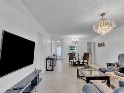 857 Worcester B Lane, Lake Worth, FL 33467