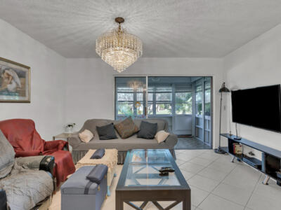 857 Worcester B Lane, Lake Worth, FL 33467