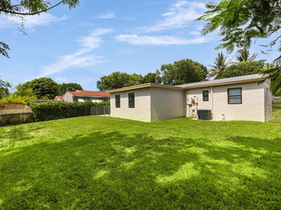 3015 Robert Road, West Palm Beach, FL 33405