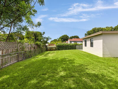 3015 Robert Road, West Palm Beach, FL 33405