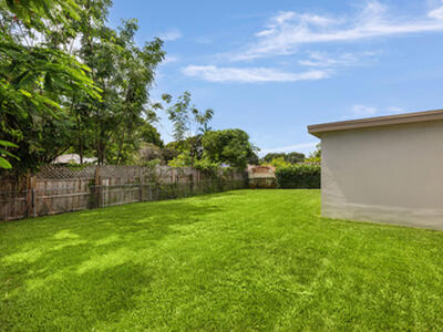 3015 Robert Road, West Palm Beach, FL 33405