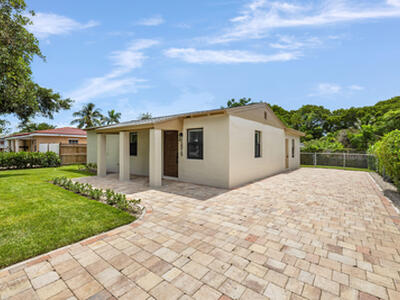 3015 Robert Road, West Palm Beach, FL 33405