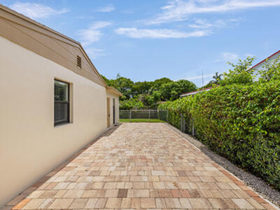 3015 Robert Road, West Palm Beach, FL 33405