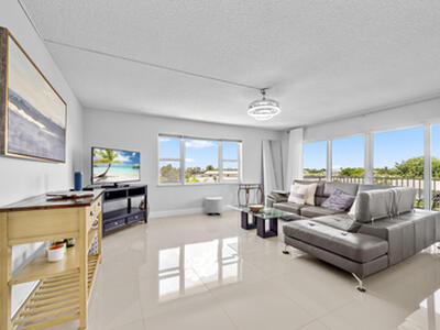 1200 Hibiscus Avenue, Pompano Beach, FL 33062