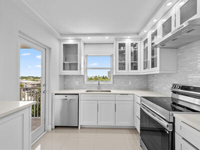 1200 Hibiscus Avenue, Pompano Beach, FL 33062