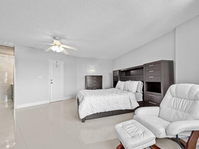 1200 Hibiscus Avenue, Pompano Beach, FL 33062