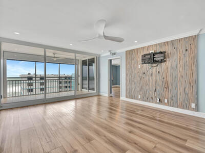 911 Ocean Drive, Juno Beach, FL 33408