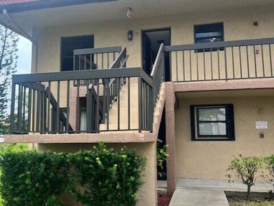 21911 Lake Forest Circle, Boca Raton, FL 33433