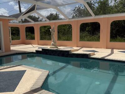 592 SW Tarra Avenue, Port Saint Lucie, FL 34953